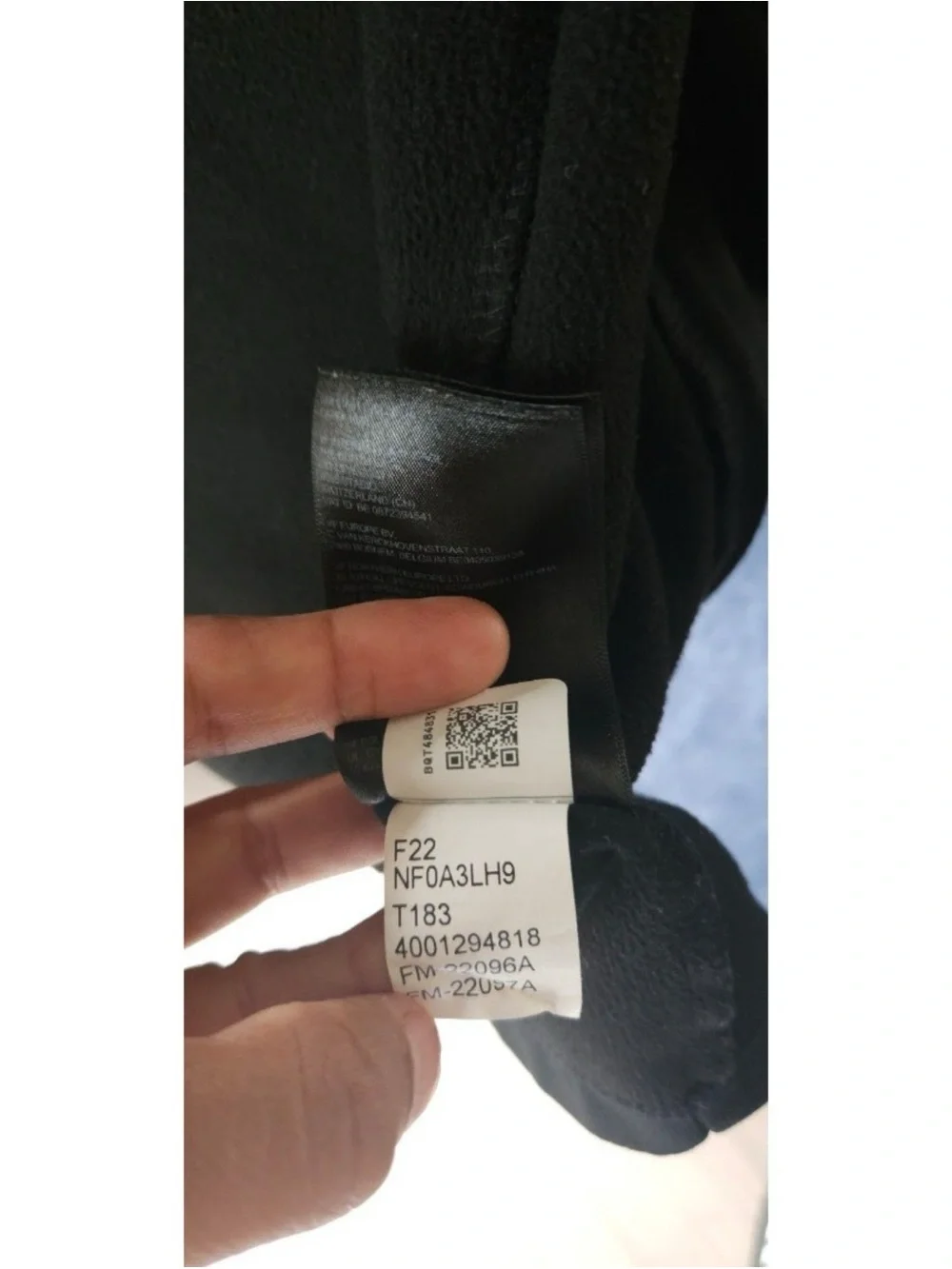 Men's Black Full-Zip Softshell Jacket